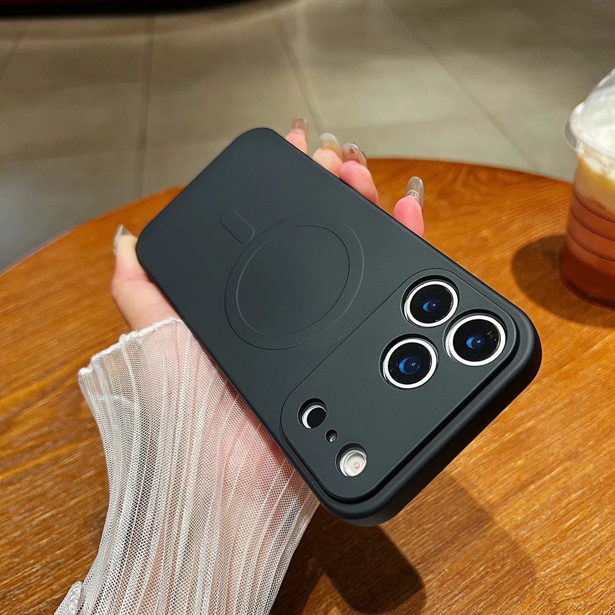 MAGNASOFT – Magnetische weiche Silikonhülle für die iPhone 17-Serie 14