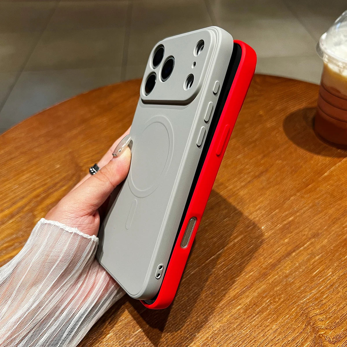 MAGNASOFT – Magnetische weiche Silikonhülle für die iPhone 17-Serie 4