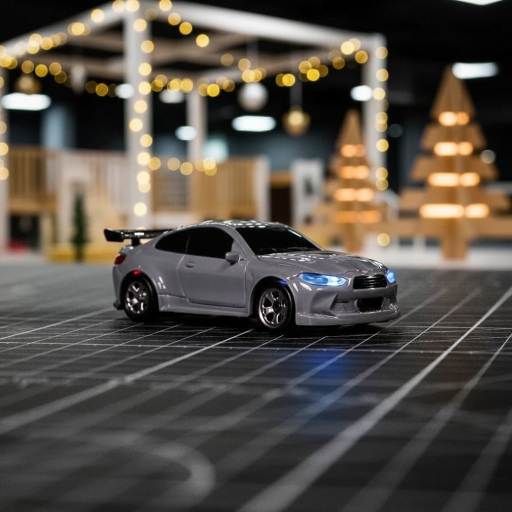 MICRODRIFT – 1:64 Mini-Rennwagen mit 2,4G-Fernsteuerung und Driftreifen 1