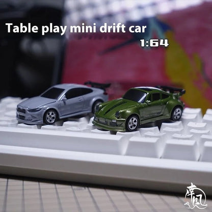 MICRODRIFT – 1:64 Mini-Rennwagen mit 2,4G-Fernsteuerung und Driftreifen 3