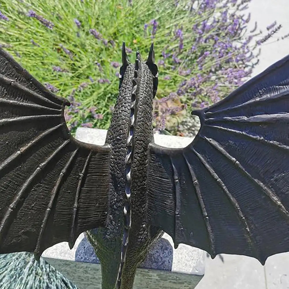 Magische Drachenstatue aus Kunstharz - Wetterfestes Gartendekor mit Bronzeoptik 3