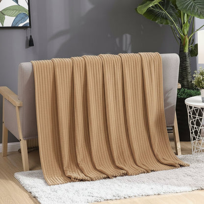 STRIPEWARM – Wide Flannel Fleece Blanket with Stripe Pattern