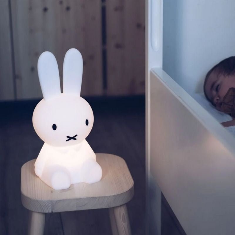 Miffy Dekorationsfigur - Ikonisches Kaninchen für Stilvolle Wohnräume 0