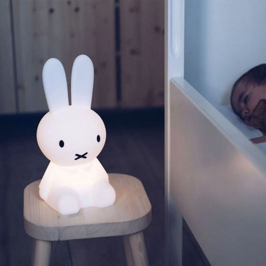 Miffy Dekorationsfigur - Ikonisches Kaninchen für Stilvolle Wohnräume 0
