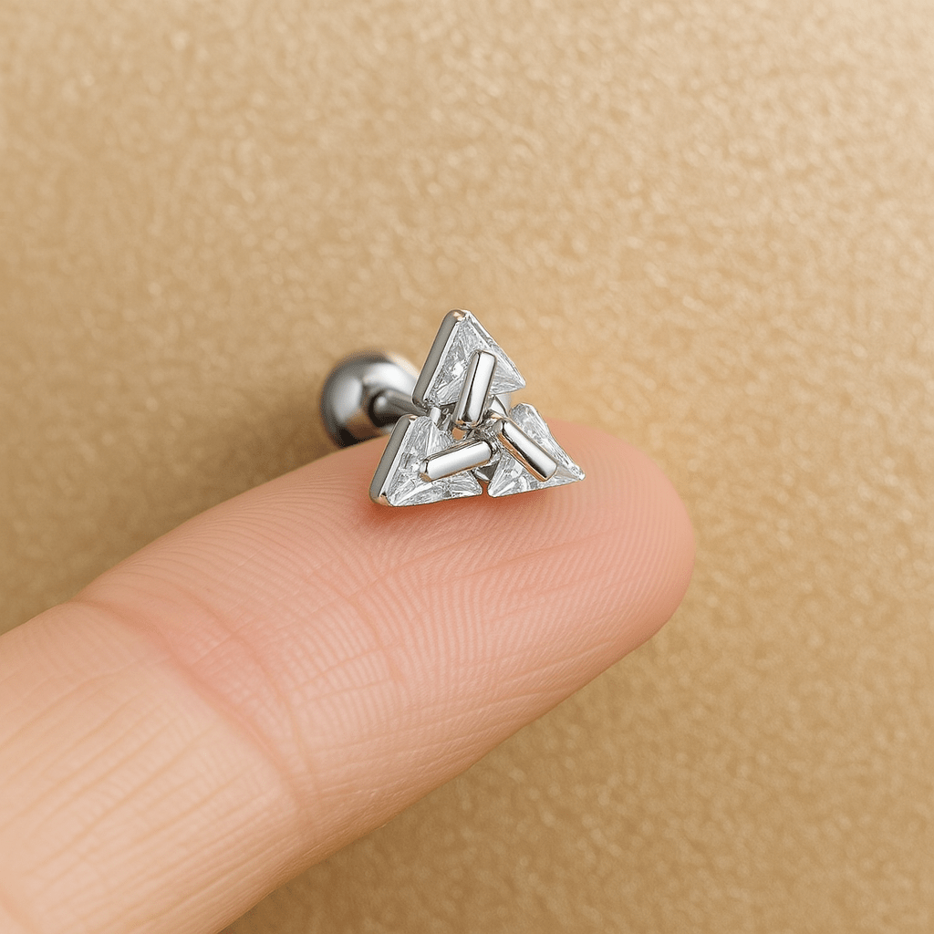 Minimalistische Dreieck-Silberohrringe – Stilvolles 925er Silber-Accessoire für Männer 2