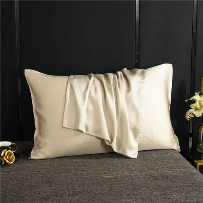 SilkNest Pillowcase – Luxurious, Easy-Care & Solid-Colored for Comfortable Sleep