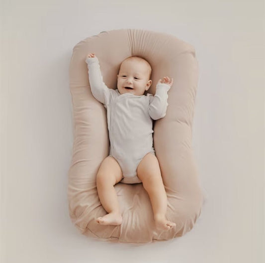 Nuvora Baby Orthopädisches Kissen | Weiche Memory-Schaum-Unterstützung für eine gesunde Kopfform 0