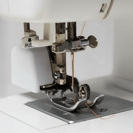 OVEREDGE – Präzisions-Seitenschneidfuß für saubere Overlock-Nähte 0