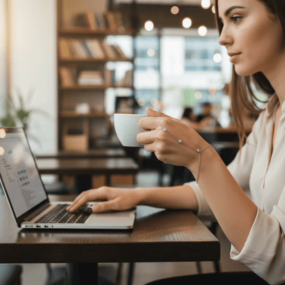 PALMGRACE – Verstellbares Fingerring-Palmenarmband mit funkelnden Kristallen 4