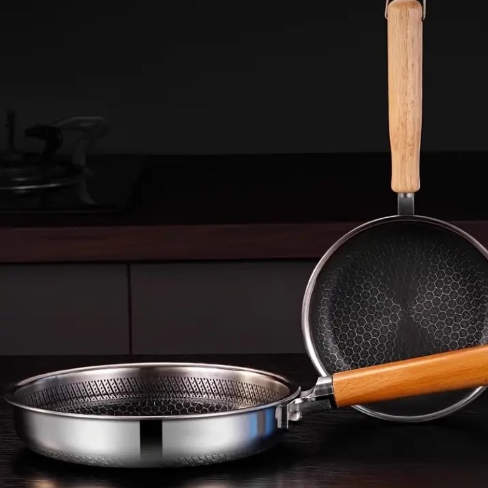 PANCRAFT – Antihaftbeschichtete Edelstahlpfanne mit griffigem Griff 1