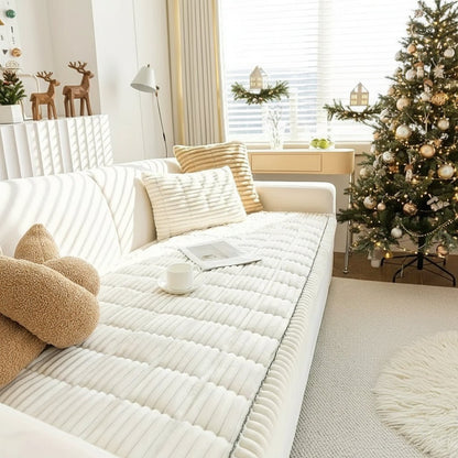 PERFEKTE PLÄTZE – Eleganter Sofabezug mit handversäuberten Kanten 4