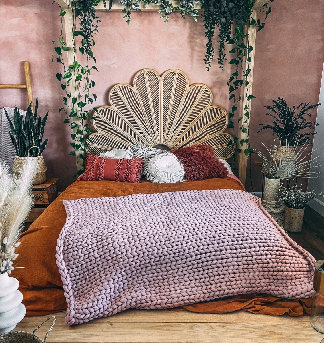 PETALWEAVE – Korbgeflecht-Kopfteil (Queen-Size) mit kunstvollem Blumendekor 1