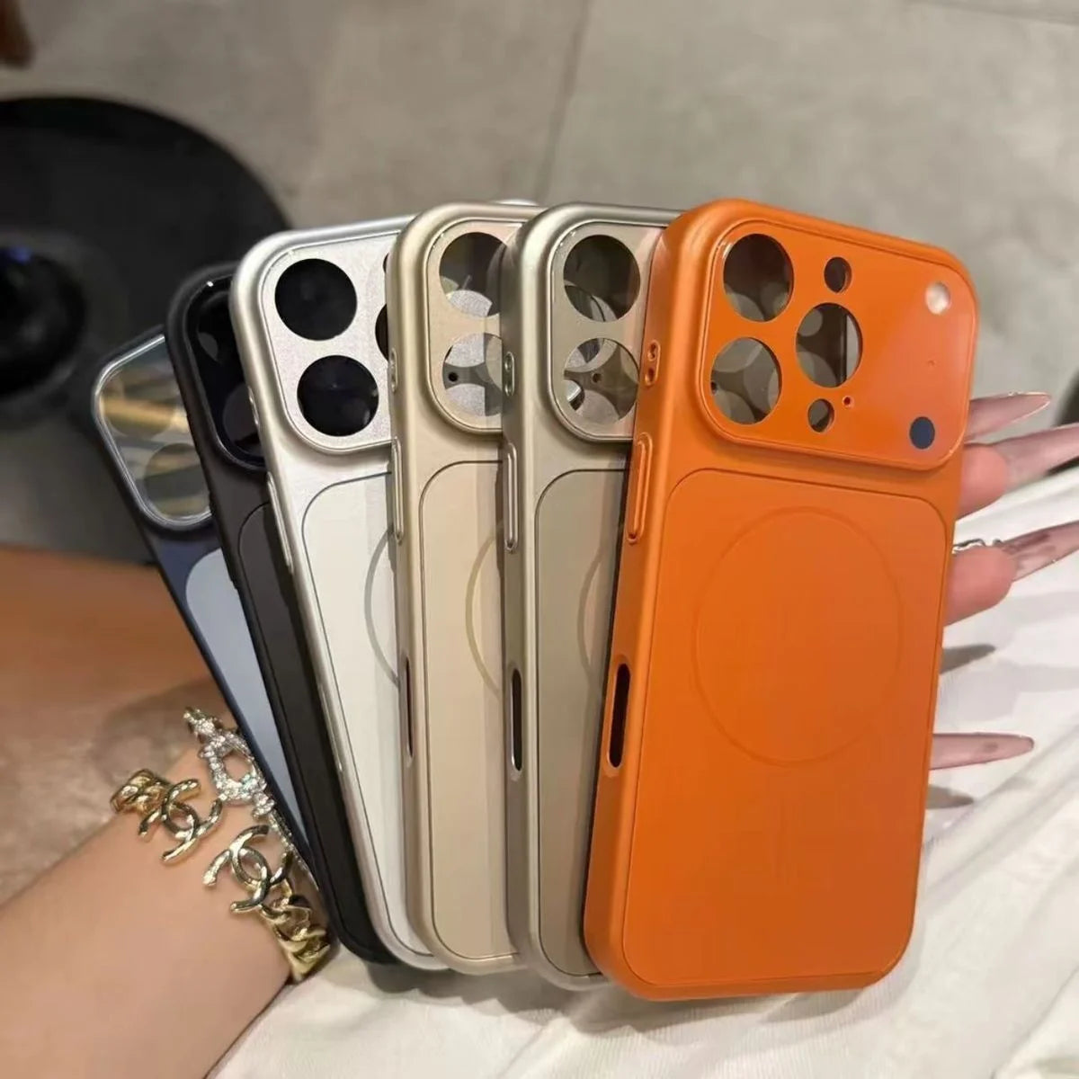 PhantomShell – Schlankes MagSafe-Case aus Milchglas für iPhone 13-17 1