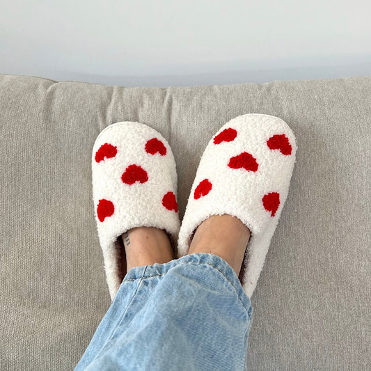 COZYHEART SLIPPERS - Plush slippers with heart design for women