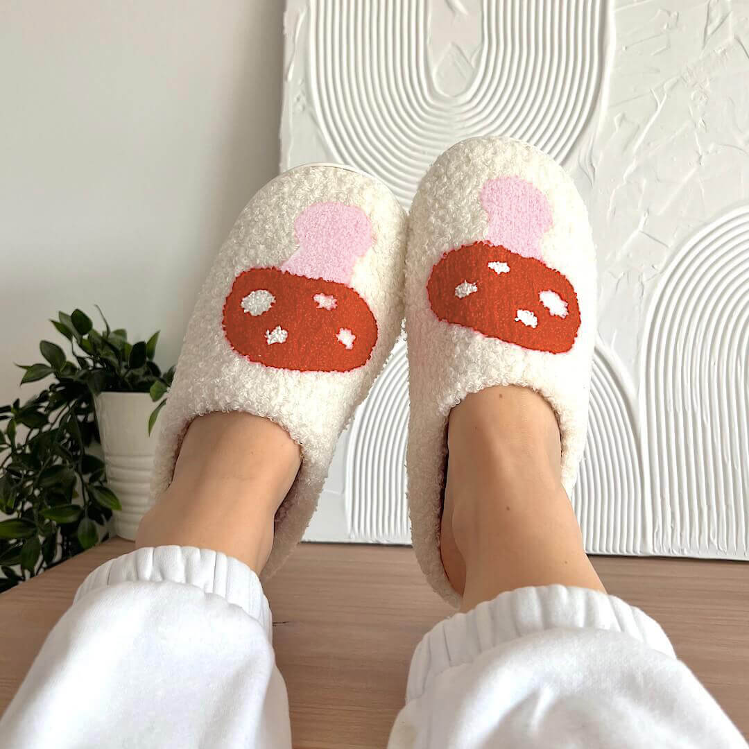 COZYHEART SLIPPERS - Plush slippers with heart design for women