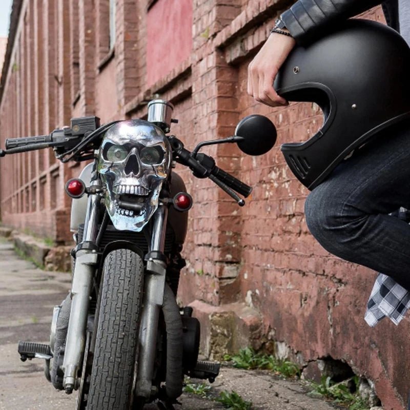 ROADREAPER – LED-Totenkopflampe für Motorräder mit Retro-Chrom-Finish 2