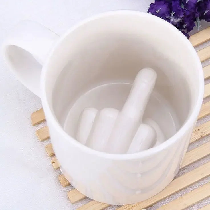 RebelSip Keramiktasse | Lustige Kaffeetasse mit Mittelfinger | Verstecktes Design | Scherzgeschenk für Freunde und Kollegen 2