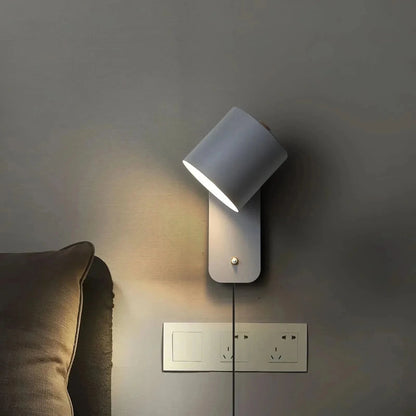 PLUGLUX – Minimalistische wandlamp met stekker voor flexibele verlichting