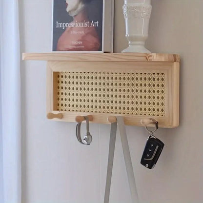 RACKOVA – Estante de pared de madera con 4 ganchos para presentación decorativa y espacio funcional para colgar