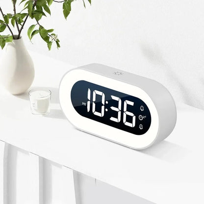 BRILTIME – Dimmable digital alarm clock with adjustable brightness and night light