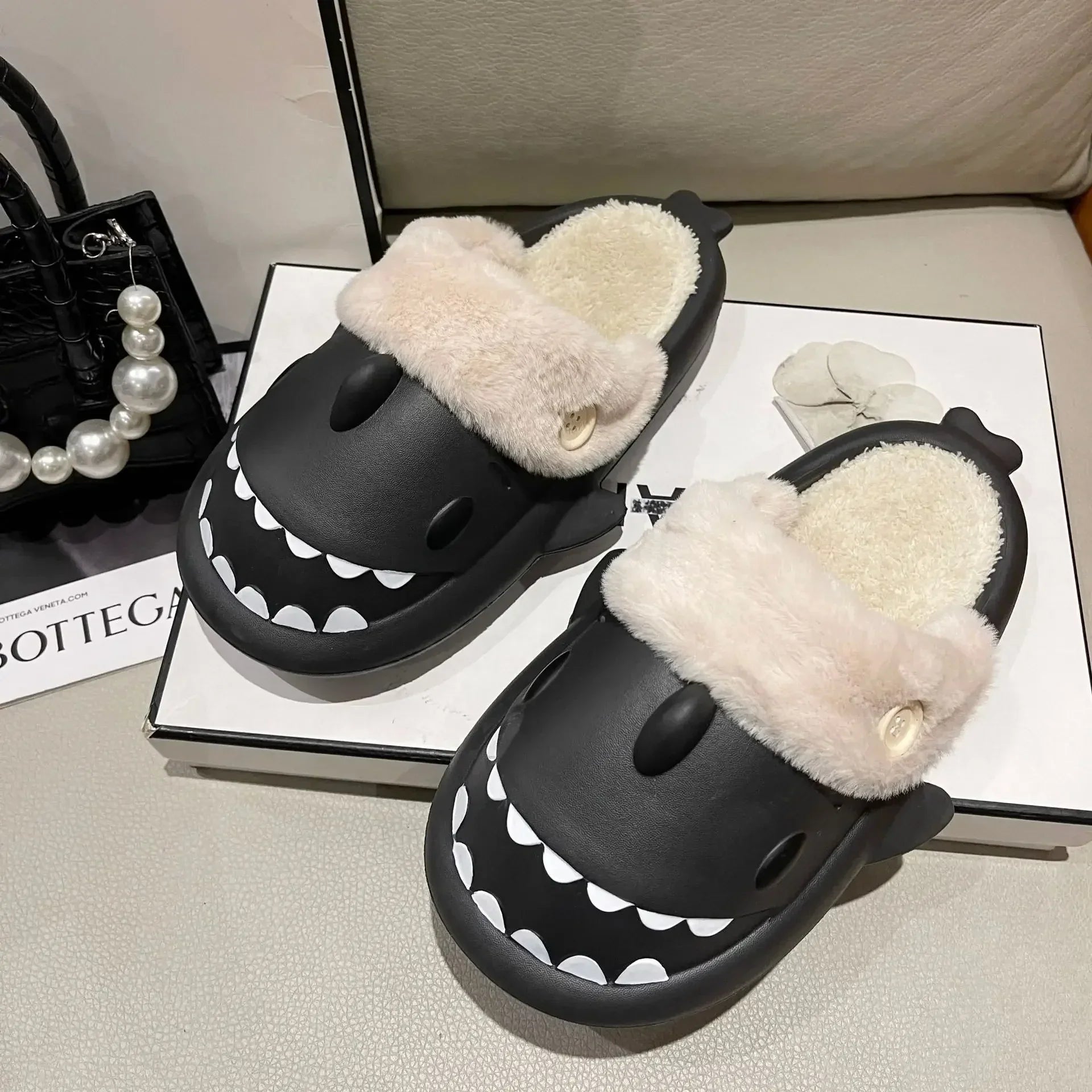 Verspielte Hai Hausschuhe - Bequeme Baumwoll-Innensandalen für Damen und Kinder-5