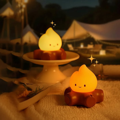 COZYCAMP – LED Table Lamp with Campfire Design & White Noise