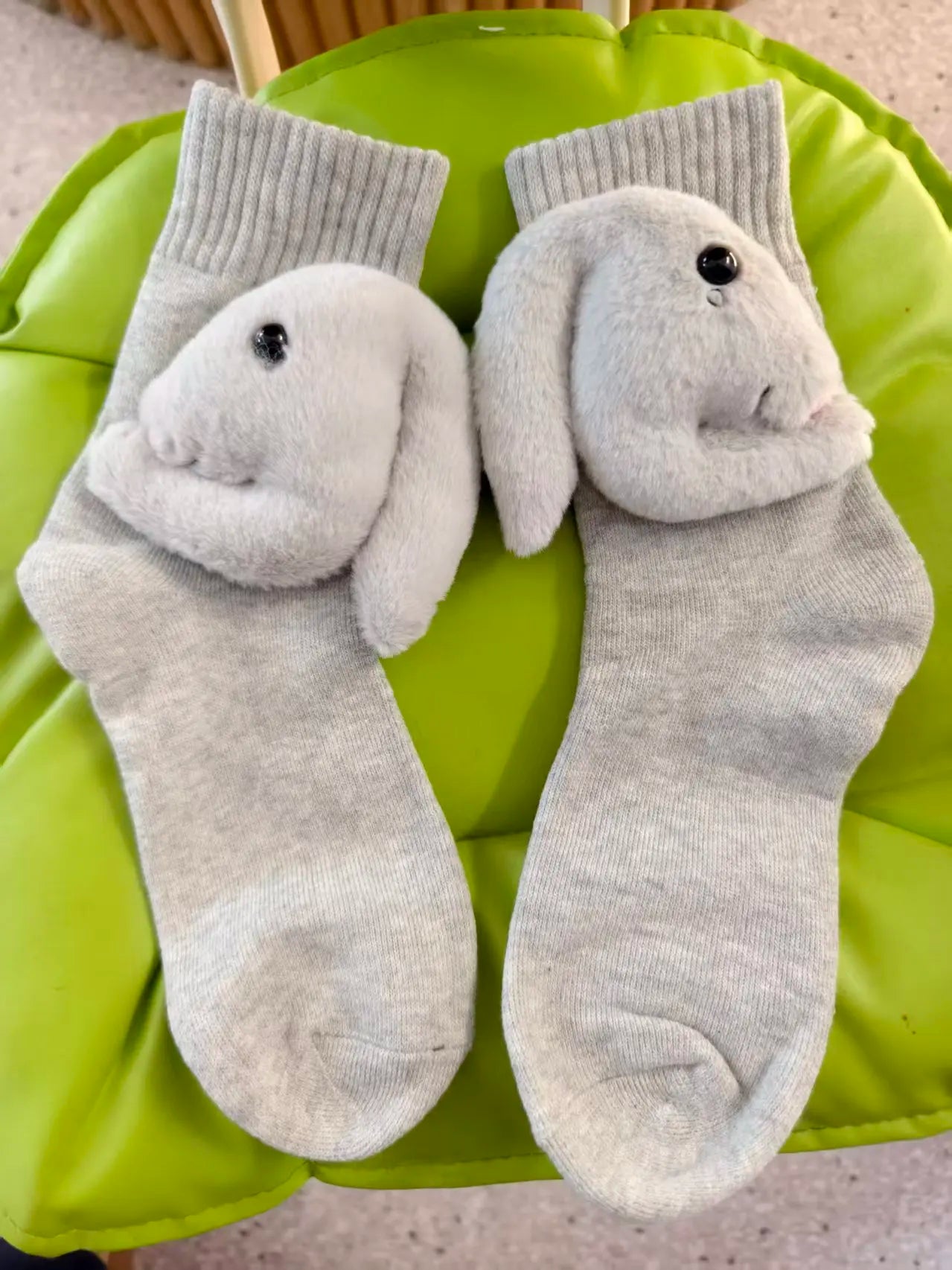 HUGFOOT – Kuschelige Haussocken mit Niedlichem 3D-Tierakzent & Sicherer Rutschfester Sohle