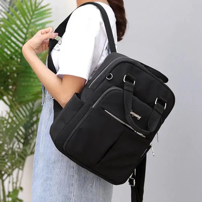 AQUAPACK – Mochila multifuncional impermeable con conexión USB