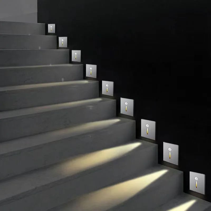 GLOWPATH – Luce a LED per gradini con rilevamento del movimento per luce ambientale soffusa