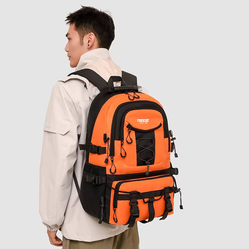 HIKENZO – Mochila de senderismo impermeable de 20-35L con diseño de soporte y espacio de almacenamiento listo para viajar