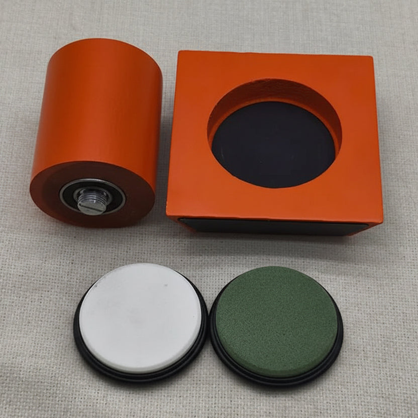 SHARPROLL – 4-Winkel-Rollmesserschärfer mit magnetischem Holzsockel 10