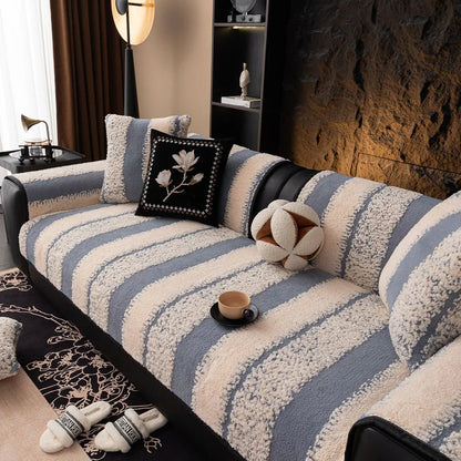 SLIPLOCK – Rutschfester Plüsch-Sofabezug – Universeller, dicker Sofaschutz für den täglichen Gebrauch 1