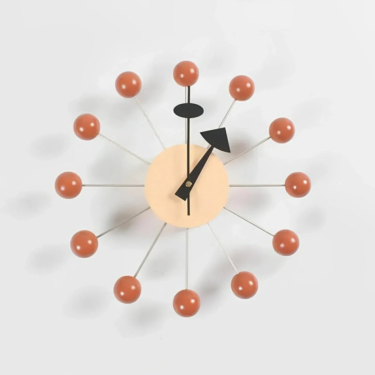 STARSHINE – Elegante Wanduhr aus Metall mit Sonnenmotiv, 32 cm, geräuschloses Quarzwerk für stilvolle Wohnaccessoires 3