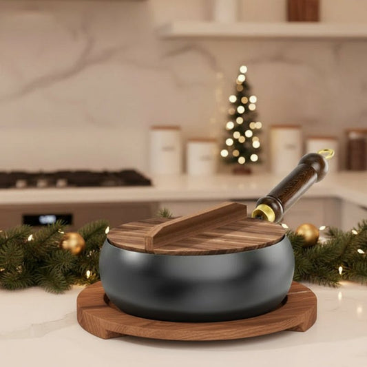 FORGIRON – Handgeschmiedete Eisenpfanne mit Holzgriff und optionalem Deckel (24/28 cm)