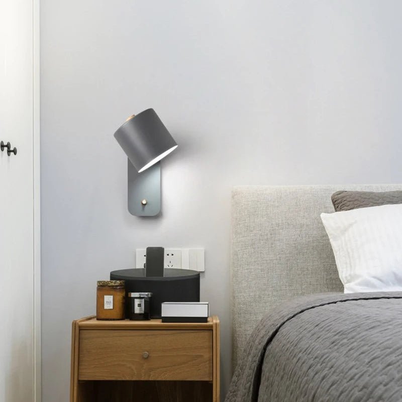 PLUGLUX – Minimalistische wandlamp met stekker voor flexibele verlichting