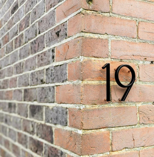 URBANNUM – Moderne 3D-Hausnummern mit Schwebeeffekt für stilvolle Fassaden