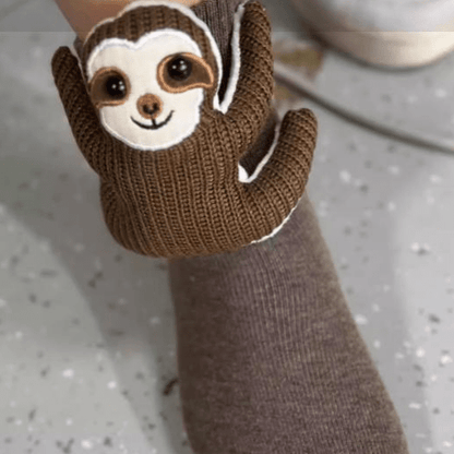 HUGFOOT – Kuschelige Haussocken mit Niedlichem 3D-Tierakzent & Sicherer Rutschfester Sohle