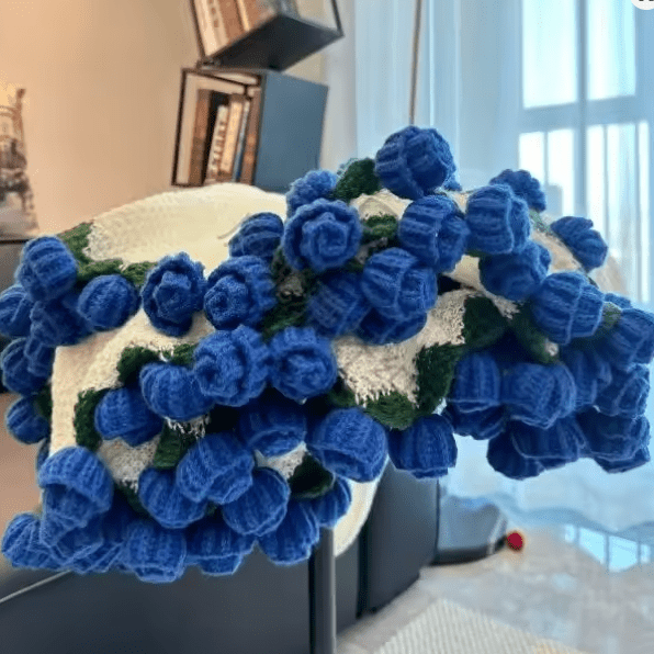 FLORAVA – Manta artesanal con diseño de rosas