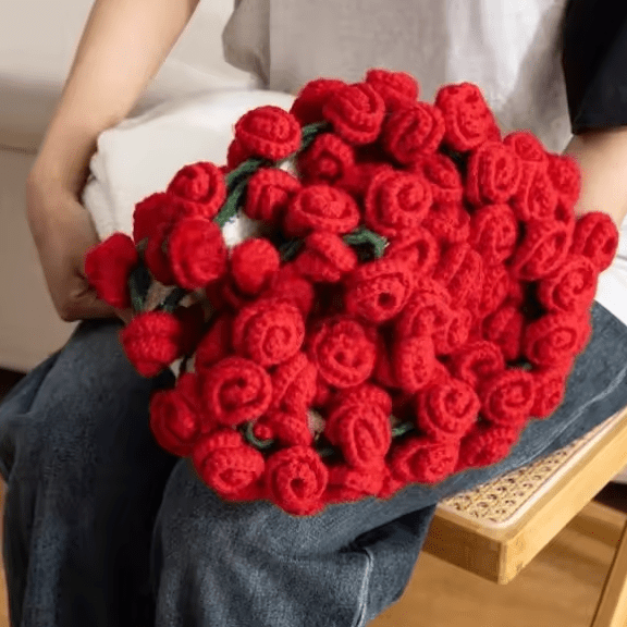 FLORAVA – Manta artesanal con diseño de rosas