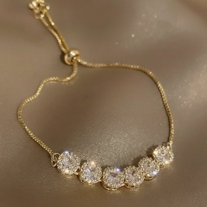 GLITZARIA – Elegant, adjustable rhinestone bracelet for special occasions