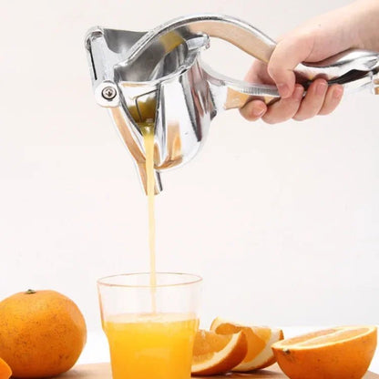 NUTRIPRESS – Cold-press juicer for nutrient-rich juices and easy cleaning
