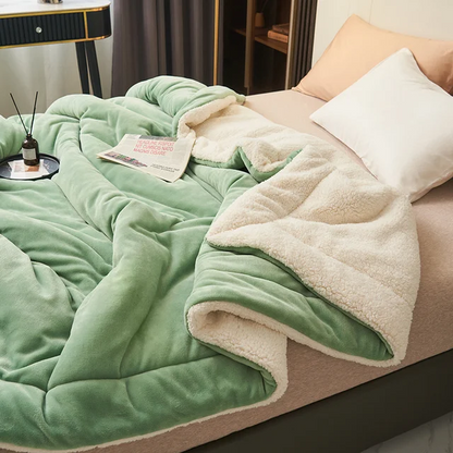KuschelTraum – Soft Flannel Fleece Blanket for Comfort and Security