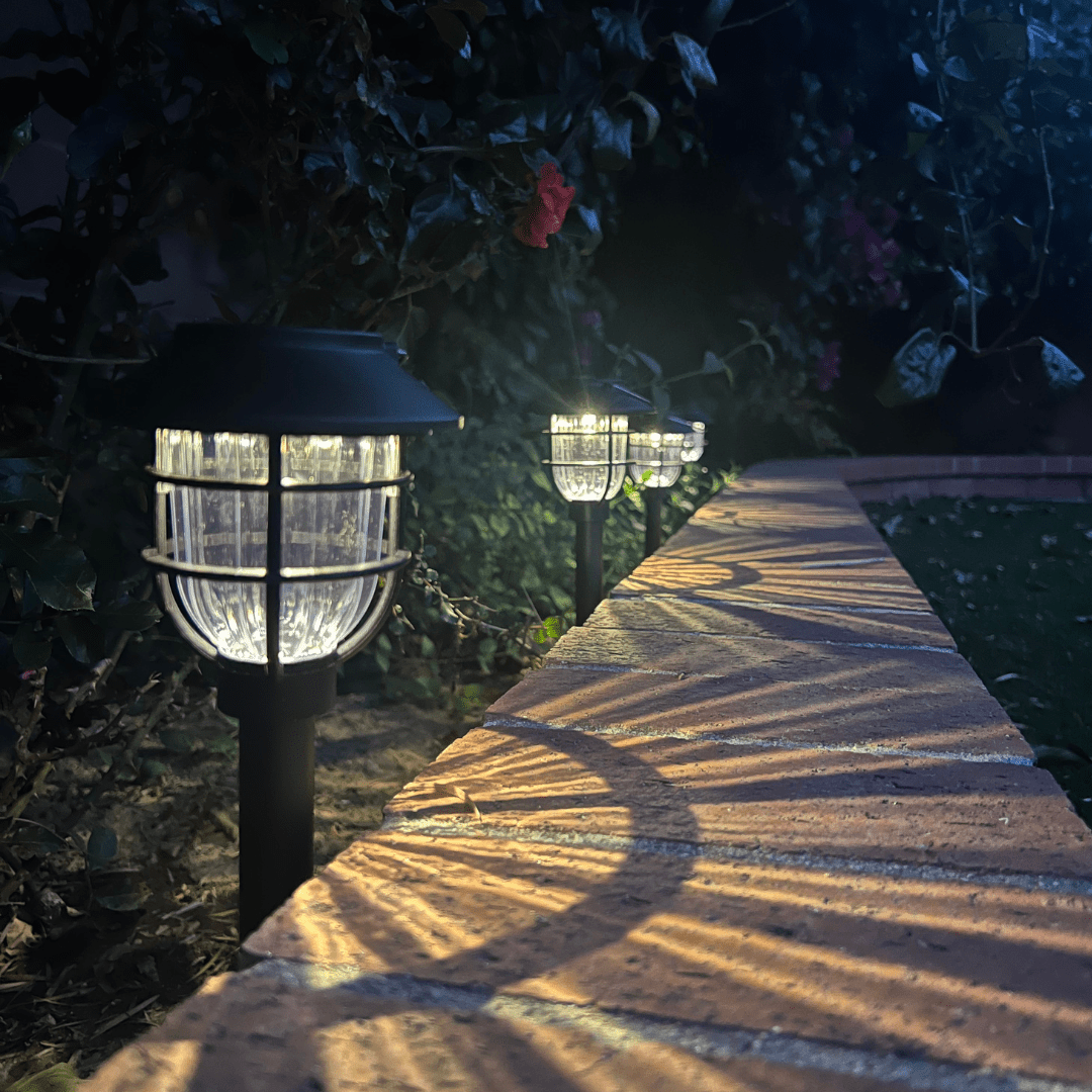SUNTRAIL – Solarbetriebene LED Gartenpfadlichter für sichere Außenbeleuchtung