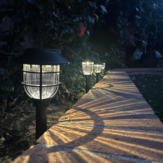 SUNTRAIL – Solarbetriebene LED Gartenpfadlichter für sichere Außenbeleuchtung