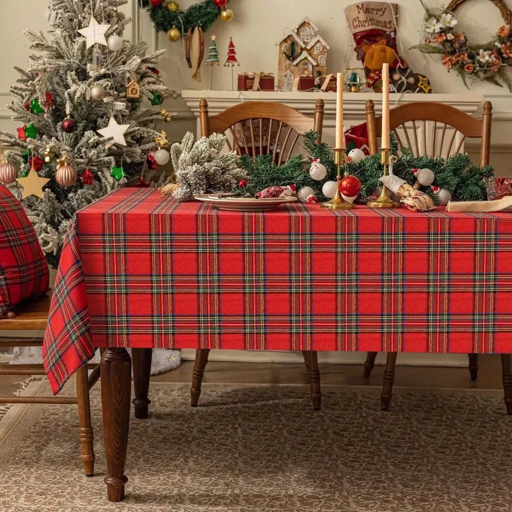 TINSELPLAID – Festliche karierte Tischdecke für das Weihnachtsessen, strapazierfähiges Polyester, mehrere Größen 2