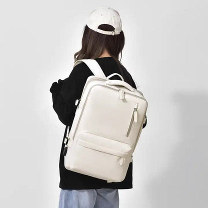 TrailSafe Pro - Robust adventure backpack with safety compartments & lightweight design
