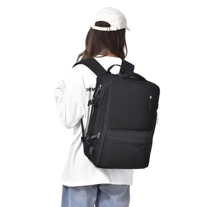 TrailSafe Pro - Robust adventure backpack with safety compartments & lightweight design