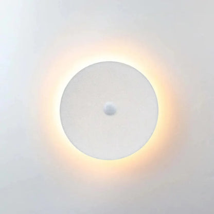 Orr Outdoor Wall Lamp - Minimalist LED wall light in round or square, IP65