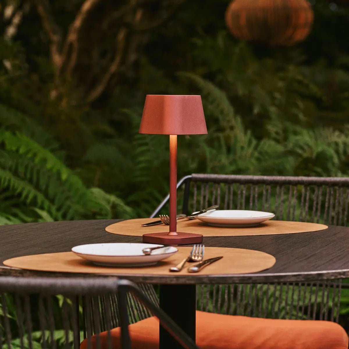 BRONZIFY – Elegante tafellamp in brons, dimbaar en draadloos