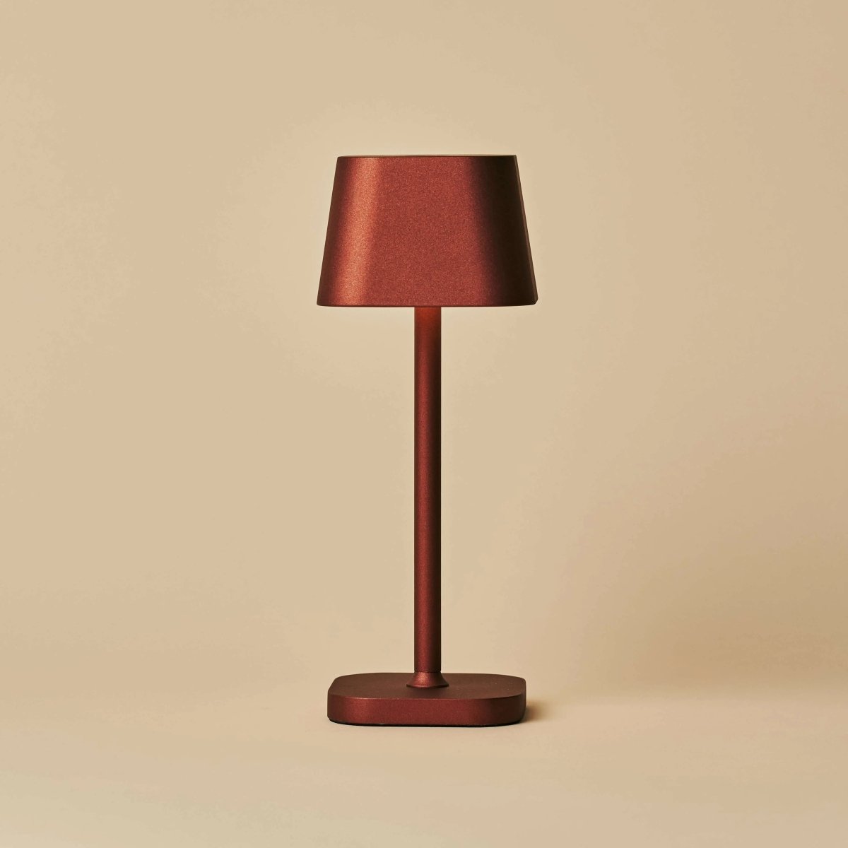 BRONZIFY – Elegante tafellamp in brons, dimbaar en draadloos